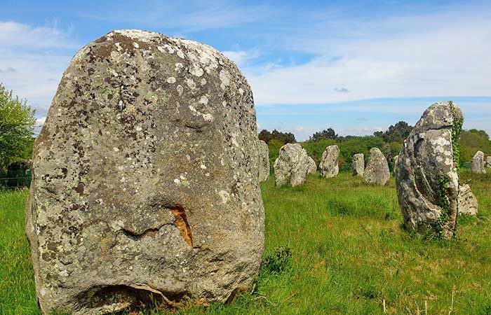 Megalithen-Anlagen in der Bretagne