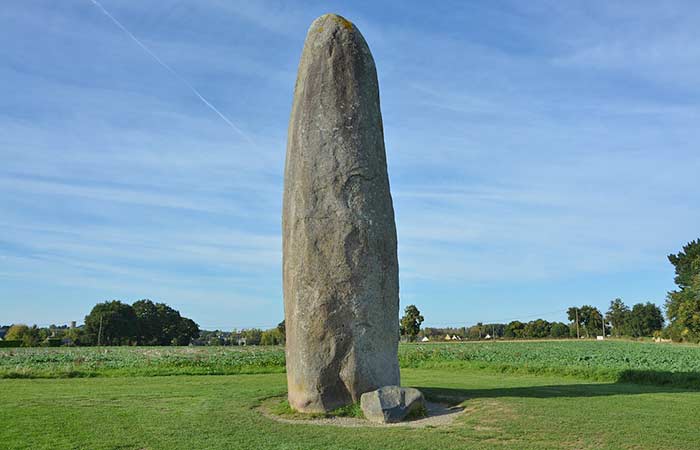 der Menhir vom Champ-Dolent