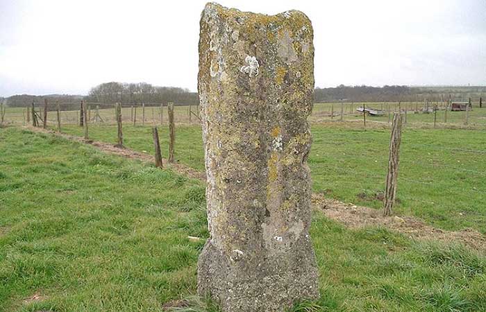 Menhir des Demoiselles